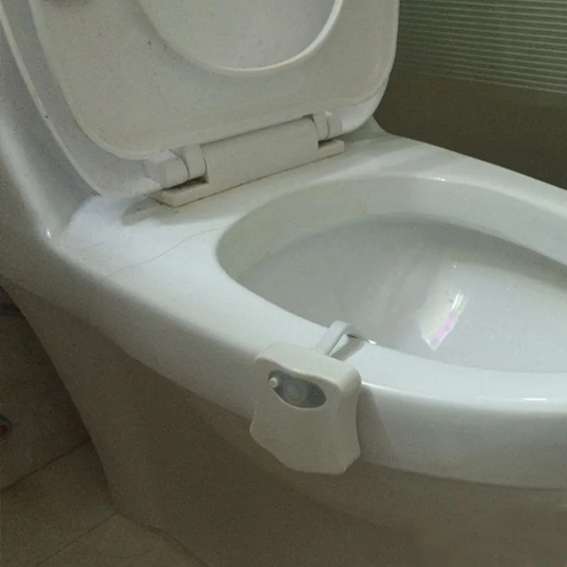 Умен лека нощ за тоалетна в банята, led сензор за включване / изключване на седалката, активируемый на движението на човешкото тяло, 8 многоцветни източници на топлина за тоалетна